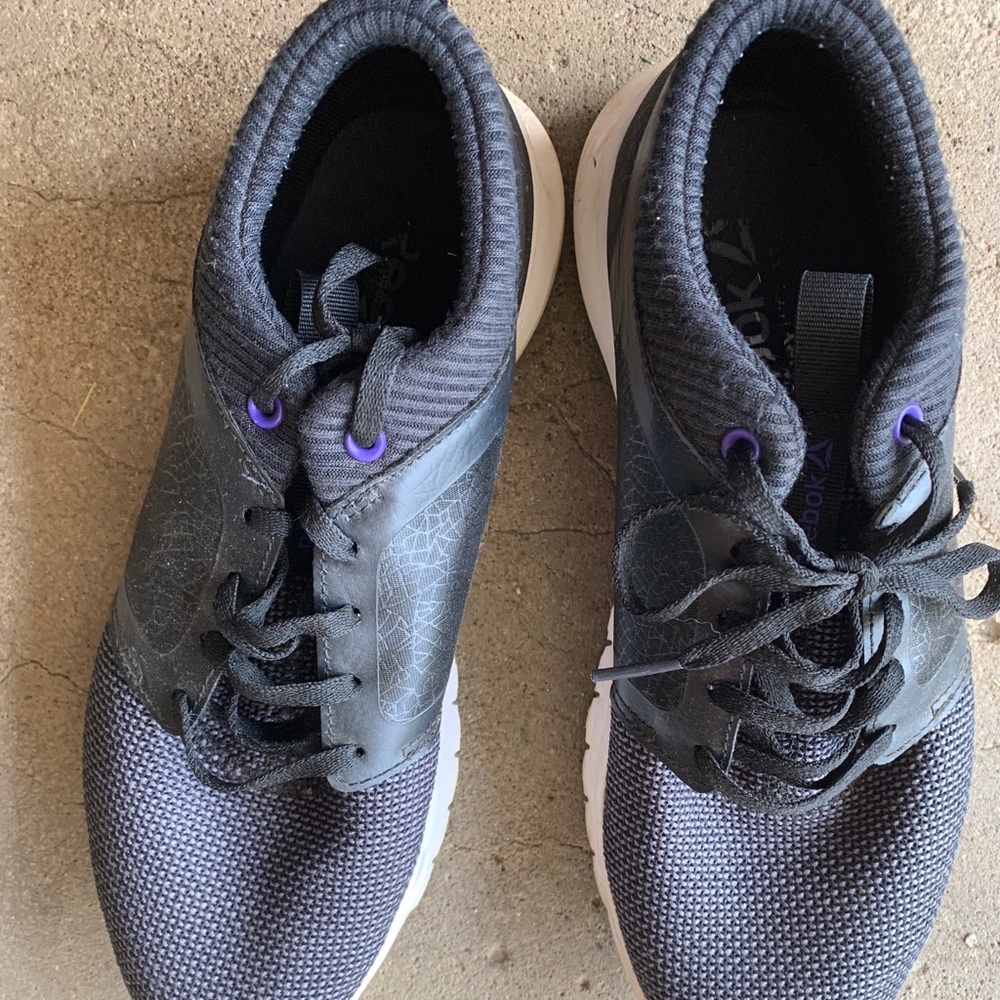 gently worn Reebok shoes